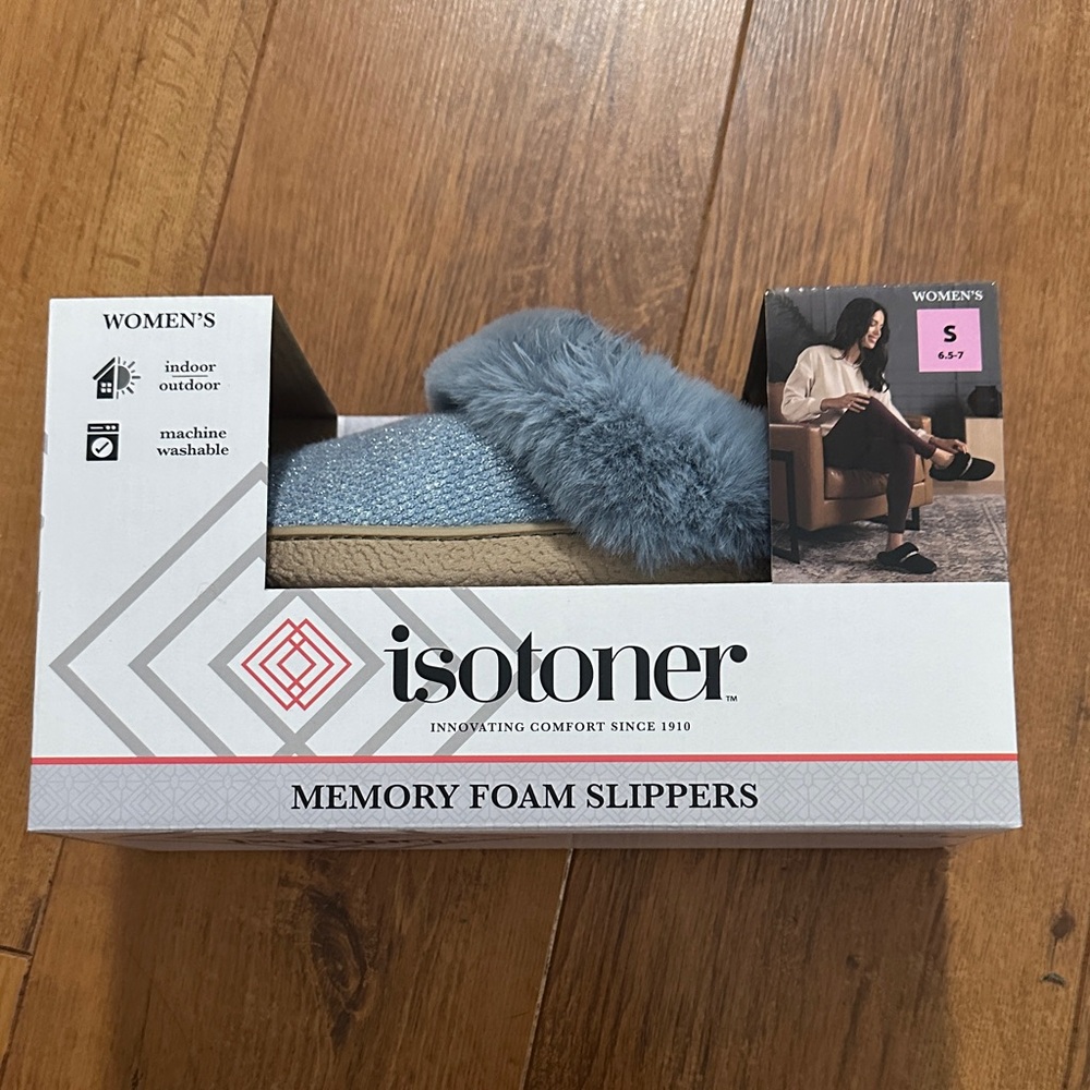 Isotoner Women's Light Blue Memory Foam Slippers with Gray Faux Fur